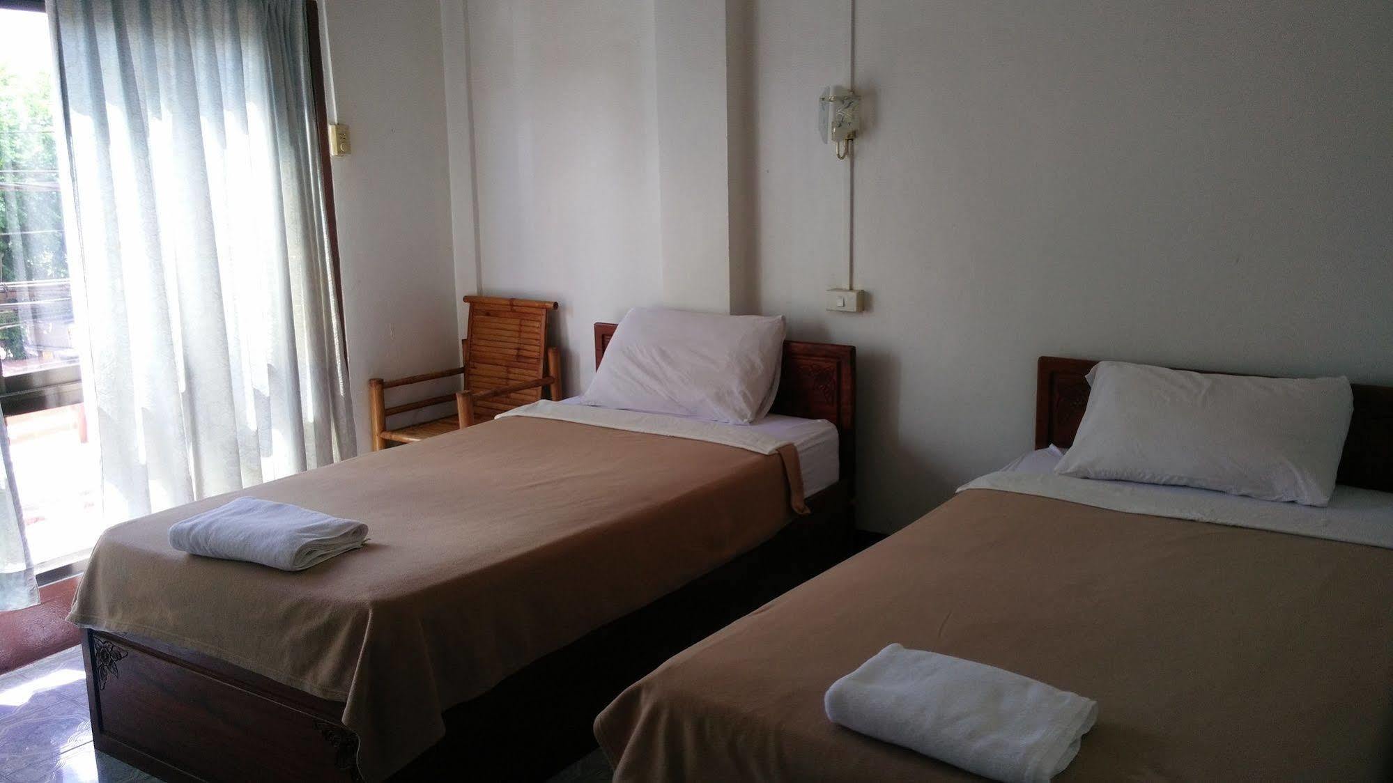 Chanthasom Guesthouse Ban Nongdouang Екстер'єр фото
