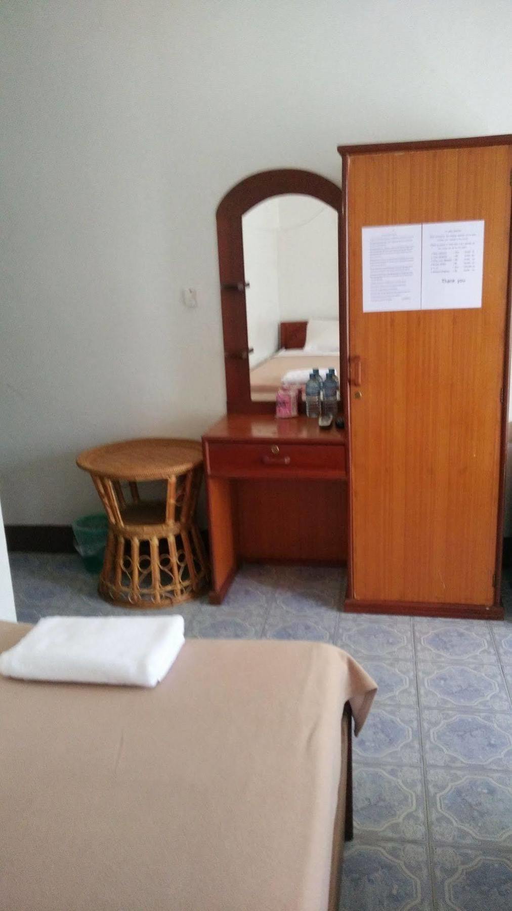 Chanthasom Guesthouse Ban Nongdouang Екстер'єр фото