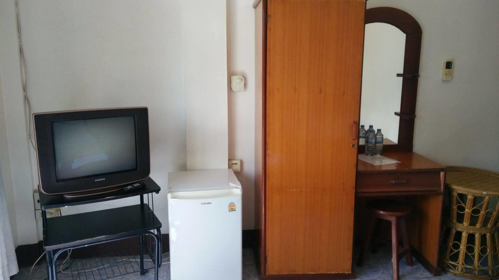 Chanthasom Guesthouse Ban Nongdouang Екстер'єр фото