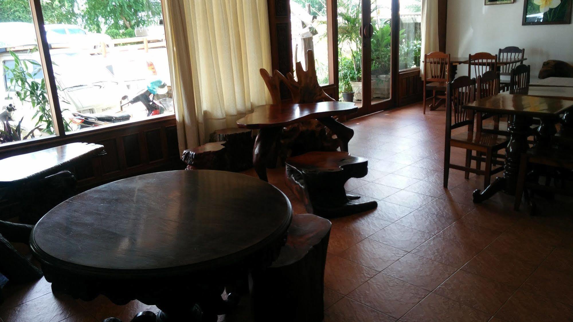 Chanthasom Guesthouse Ban Nongdouang Екстер'єр фото
